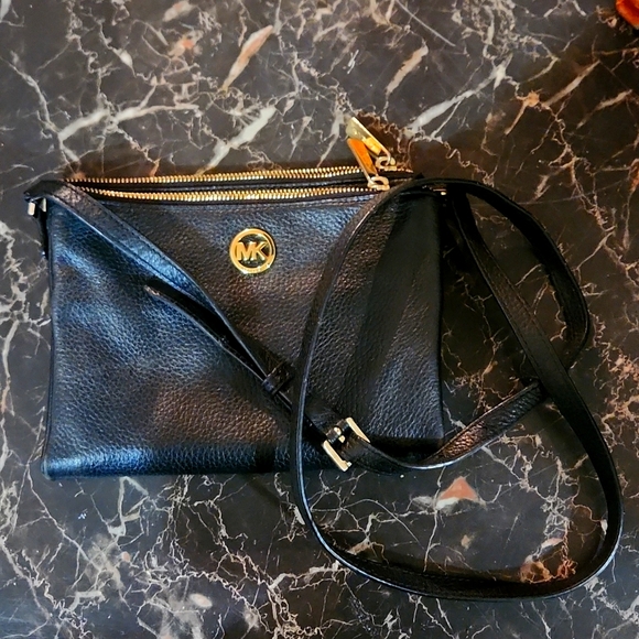 MK purse - Picture 1 of 3